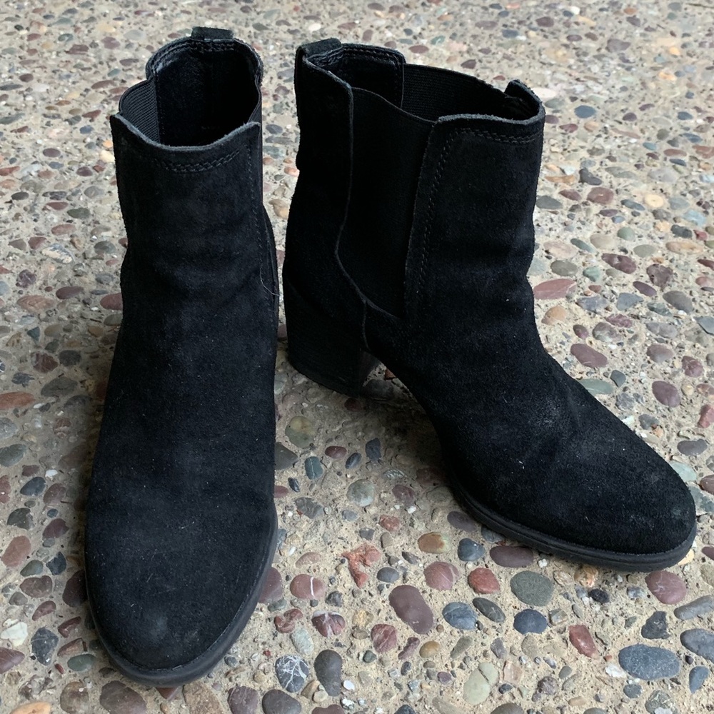Sam Edelman Chelsea booties